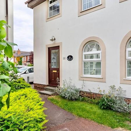A Cheerful Three Bedroom House In Leafy Lytham Lytham St Annes Εξωτερικό φωτογραφία
