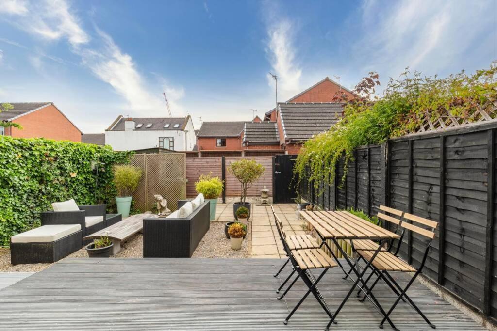 A Cheerful Three Bedroom House In Leafy Lytham Lytham St Annes Εξωτερικό φωτογραφία