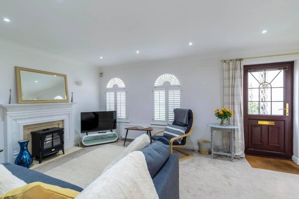 A Cheerful Three Bedroom House In Leafy Lytham Lytham St Annes Εξωτερικό φωτογραφία